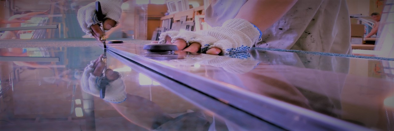 Slider, Glass Cutting Service in Ealing, W5